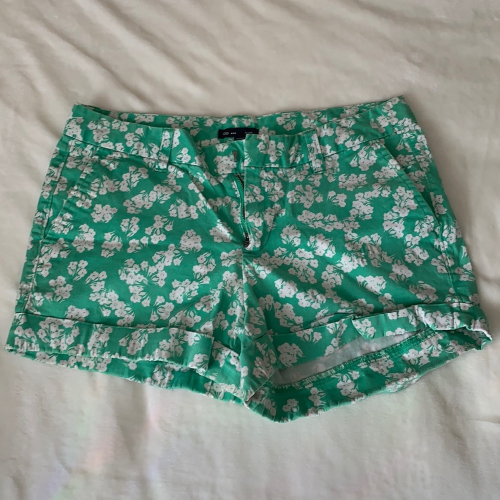Cute green floral GAP shorts